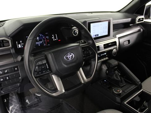 Used 2025 Toyota 4Runner SR5 RWD image 4