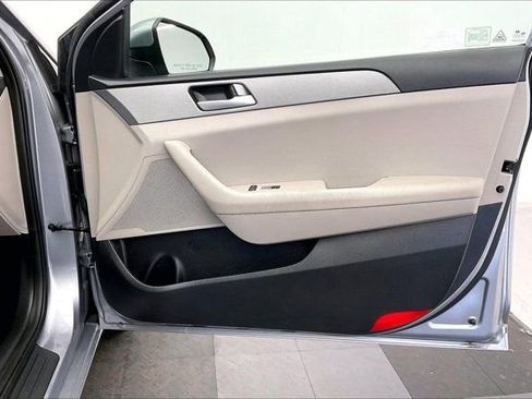 Used 2016 Hyundai Sonata SE w/ Cargo Package image 26