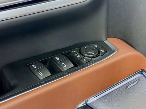 Used 2025 GMC Sierra 2500 Denali Ultimate w/ Max Trailering Package image 21