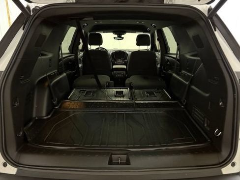 Used 2022 Chevrolet Traverse LT w/ Midnight/Sport Edition AWD/4WD image 15