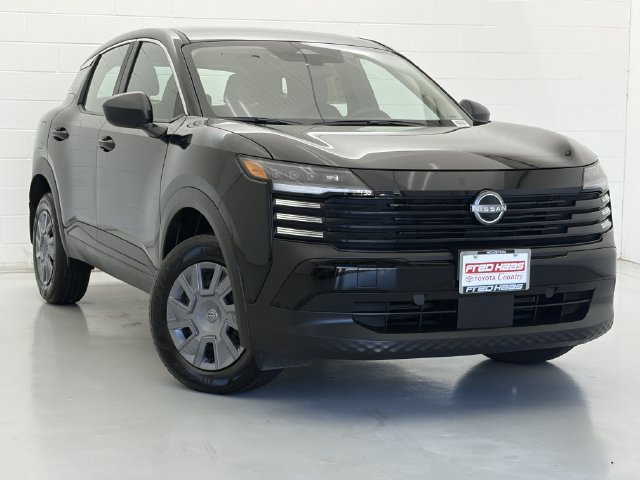 Used 2025 Nissan Kicks S FWD image 2