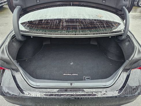 Used 2019 Toyota Avalon Limited w/ Preferred Accessory Package image 24