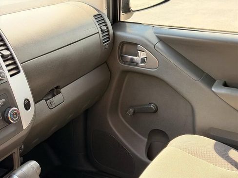Used 2018 Nissan Frontier S RWD image 21