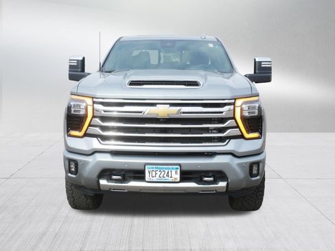 Used 2025 Chevrolet Silverado 3500 High Country w/ Technology Package image 2