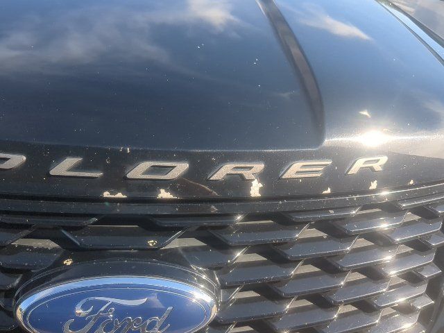 Used 2018 Ford Explorer Sport AWD/4WD image 2