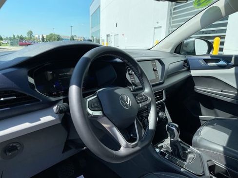 Used 2023 Volkswagen Taos SE w/ Black Wheel Package FWD image 9