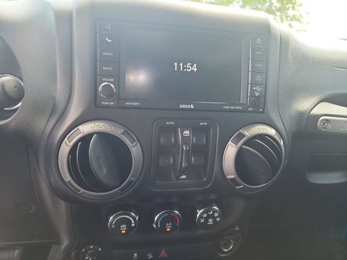 Used 2015 Jeep Wrangler Unlimited Sport w/ Quick Order Package 24S AWD/4WD image 20