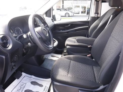 Used 2023 Mercedes-Benz Metris image 12