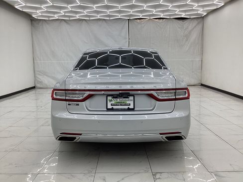 Used 2017 Lincoln Continental Premiere image 10