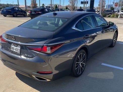 Used 2022 Lexus ES 350 w/ Premium Package image 2