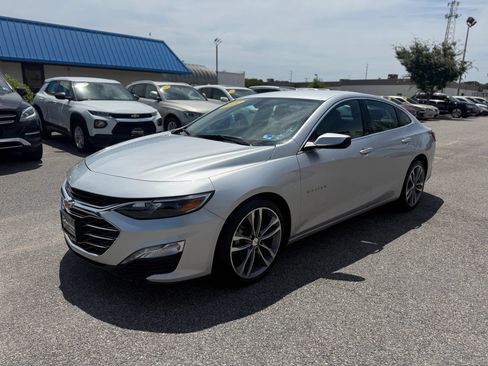 Used 2022 Chevrolet Malibu LT FWD image 4