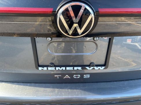 New 2025 Volkswagen Taos SEL image 9