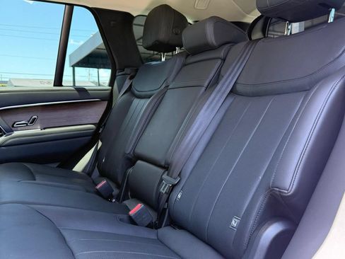 Used 2024 Land Rover Range Rover SE AWD/4WD image 13