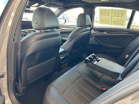 Used 2022 BMW 540i xDrive w/ M Sport Package image 37