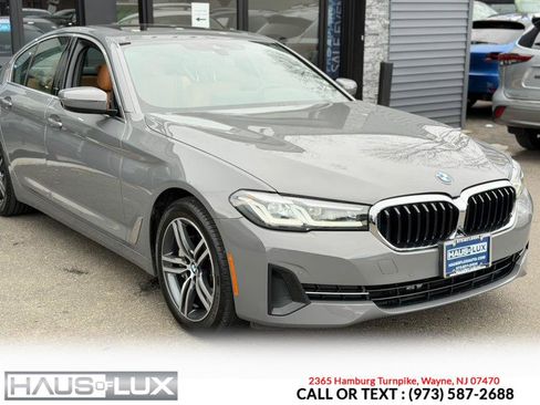 Used 2022 BMW 530i xDrive w/ Premium Package image 8