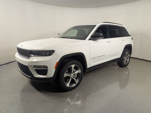 New 2025 Jeep Grand Cherokee Limited image 3