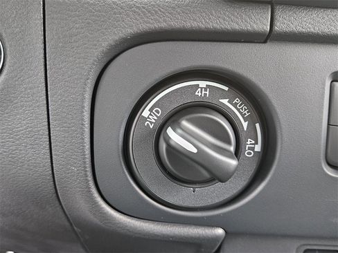 New 2026 Nissan Frontier SV image 25