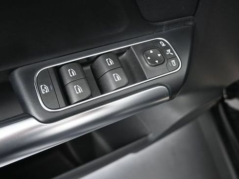 Certified 2025 Mercedes-Benz GLA 250 image 13