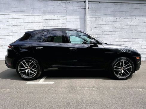 Used 2026 Porsche Macan AWD/4WD image 6