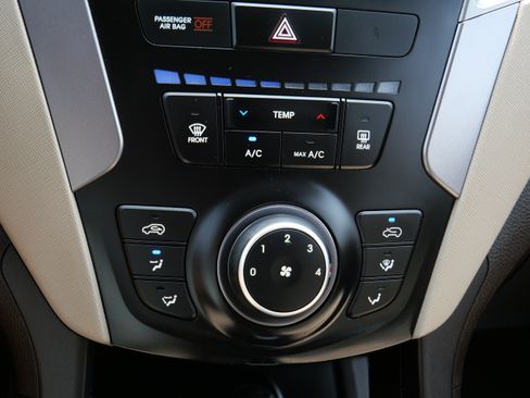 Used 2013 Hyundai Santa Fe Sport AWD/4WD image 23