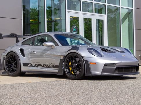 Used 2025 Porsche 911 GT3 RS RWD image 3