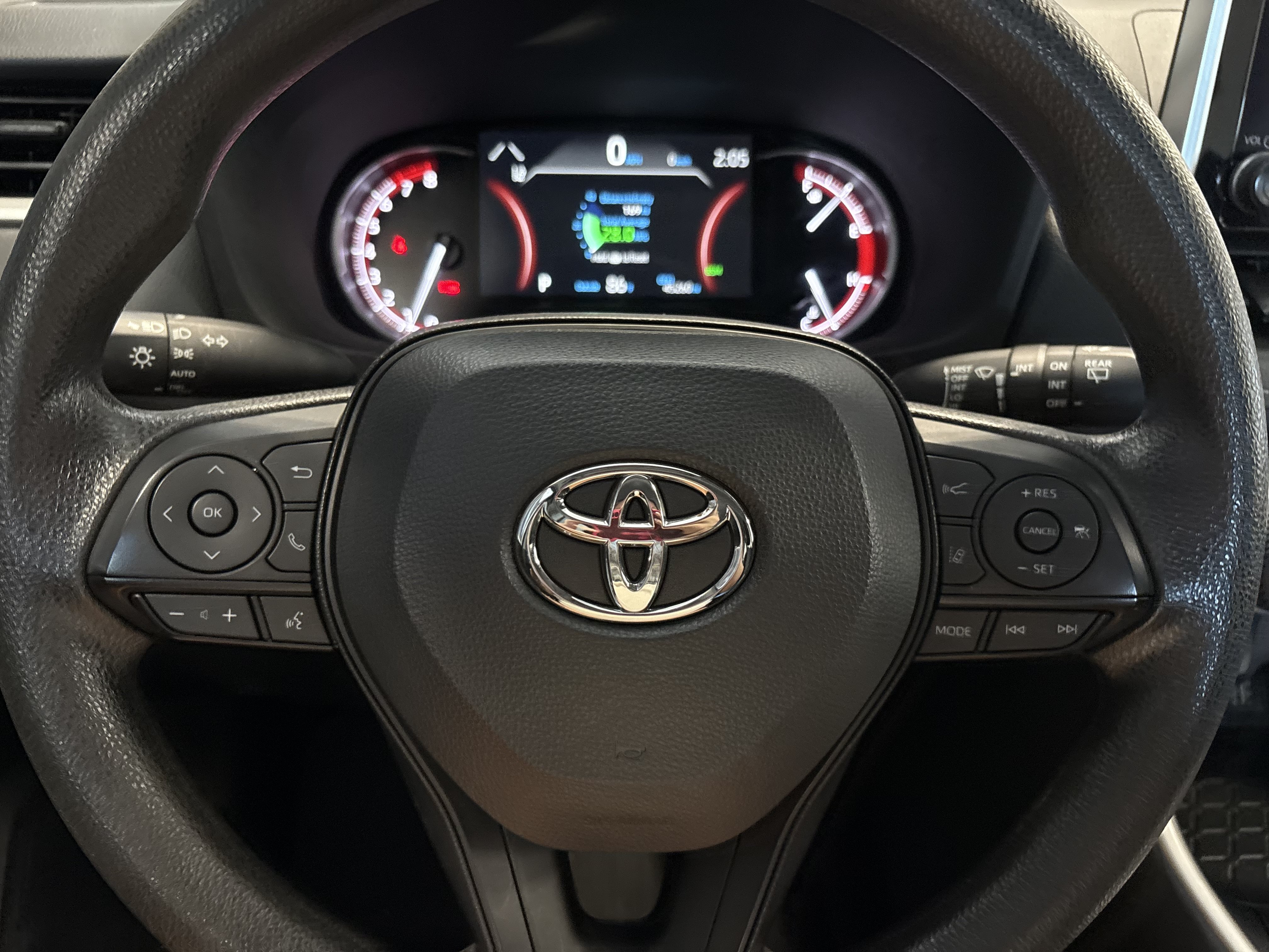 Certified 2025 Toyota RAV4 XLE FWD image 21