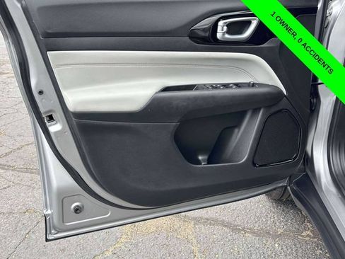 Used 2023 Jeep Compass Limited AWD/4WD image 9