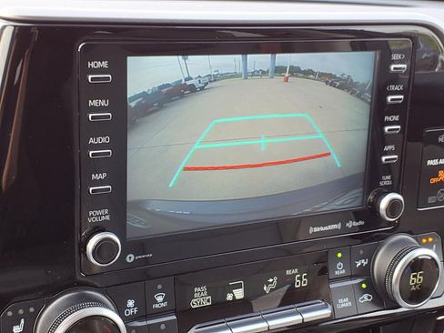 Certified 2021 Toyota Highlander XLE FWD image 10