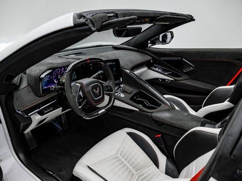 Used 2023 Chevrolet Corvette Z06 w/ Z07 Performance Package RWD image 58