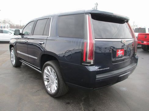 Used 2019 Cadillac Escalade Platinum image 7