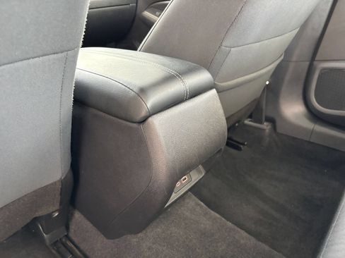 Used 2025 Nissan Altima 2.5 SV FWD image 23