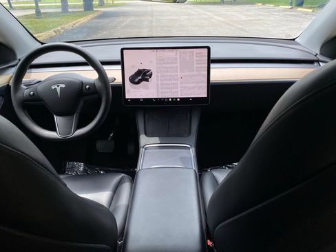 Used 2023 Tesla Model Y AWD image 23