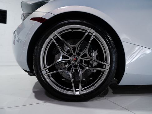 Used 2018 McLaren 720S image 43