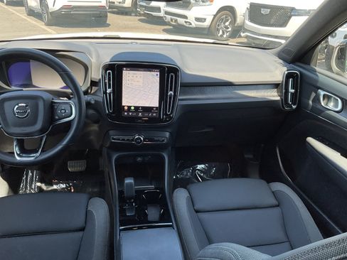 Used 2023 Volvo XC40 Recharge Core AWD/4WD image 16