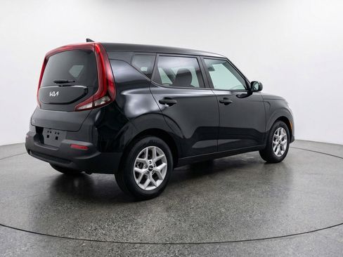 Used 2025 Kia Soul LX w/ LX Technology Package image 9