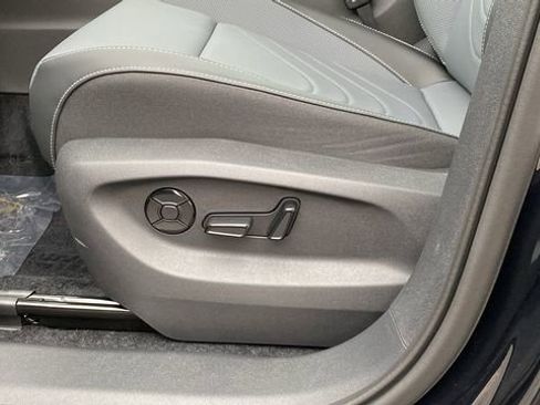 New 2026 Volkswagen Tiguan SE R-Line AWD/4WD image 18