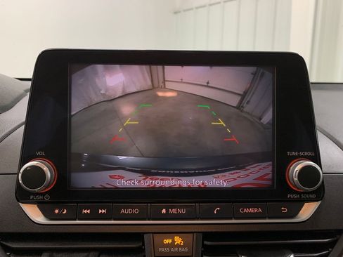 Used 2023 Nissan Altima 2.5 SV image 7