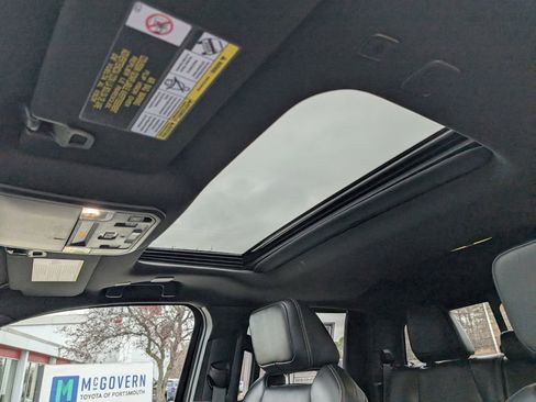 Used 2024 Toyota Tacoma Limited w/ Limited Package (LT) image 19