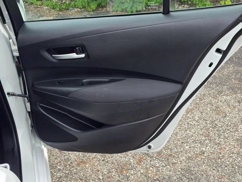 Used 2021 Toyota Corolla LE FWD image 14