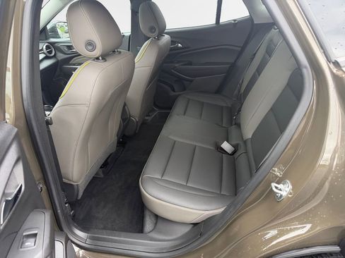 Certified 2024 Chevrolet Trax ACTIV w/ Sunroof Package image 24