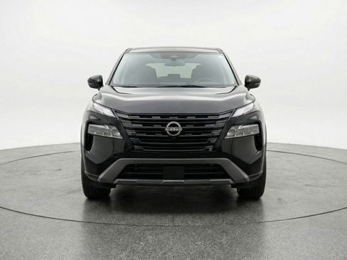 Used 2025 Nissan Rogue SV FWD image 2