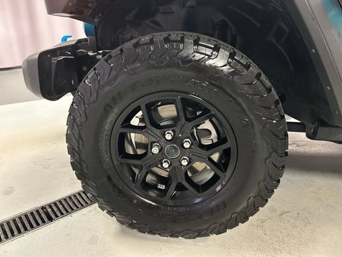 Used 2024 Jeep Wrangler Unlimited AWD/4WD image 9