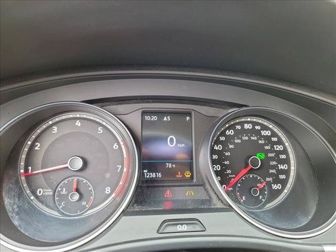 Used 2018 Volkswagen Atlas SEL FWD image 17