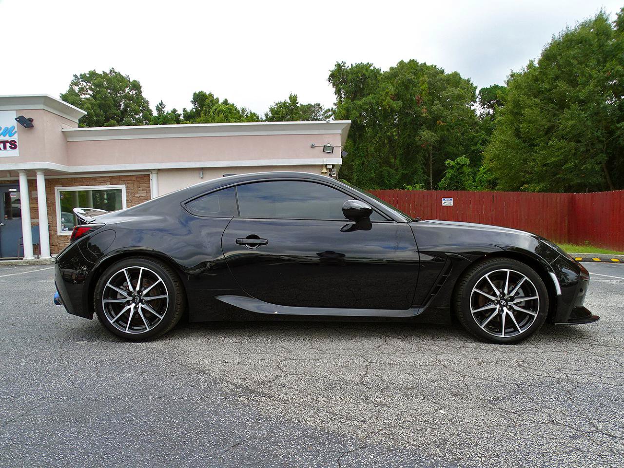 Used 2023 Toyota GR86 RWD image 9