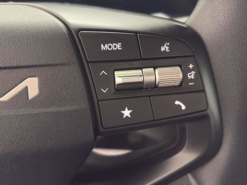 Used 2025 Kia K4 LXS image 10