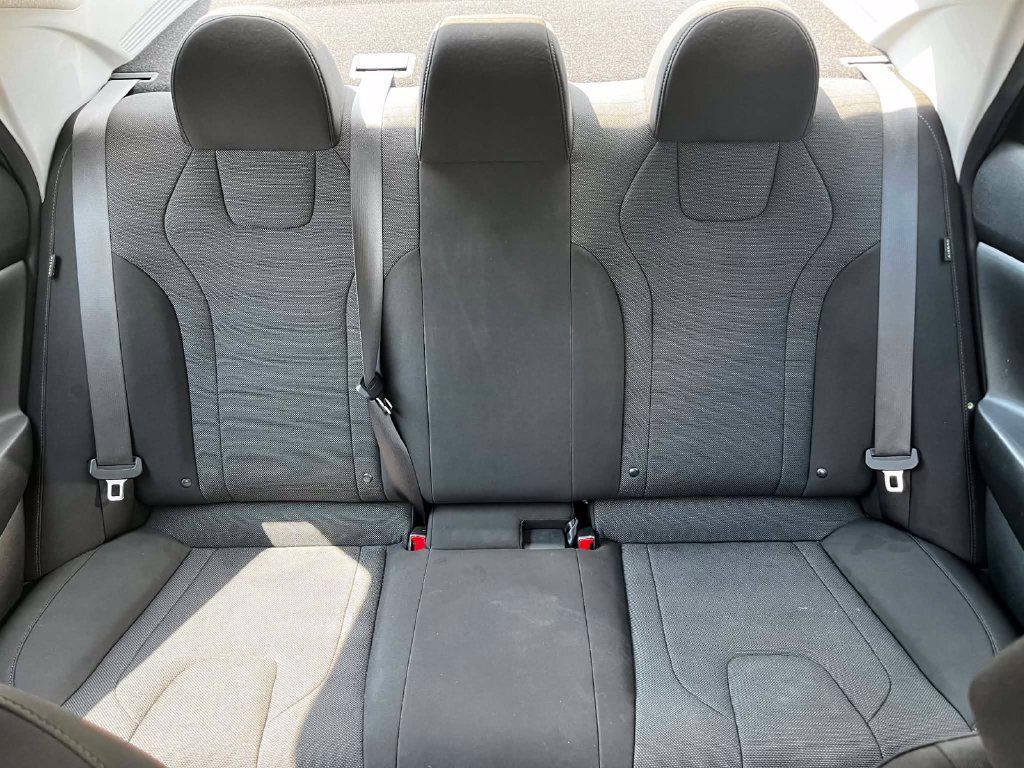 Used 2026 Hyundai Elantra SE FWD image 17