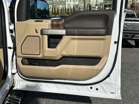 Certified 2019 Ford F150 Lariat image 14