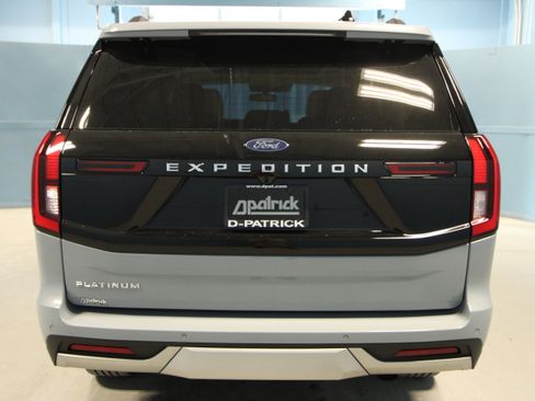 New 2026 Ford Expedition Platinum image 32