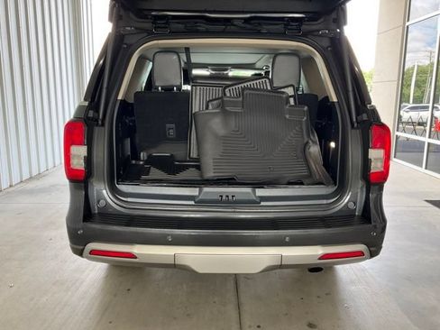 Used 2022 Ford Expedition XLT AWD/4WD image 19