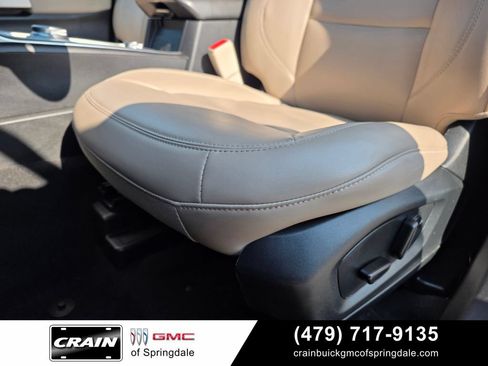 Used 2023 Ford Explorer XLT w/ Equipment Group 202A AWD/4WD image 23